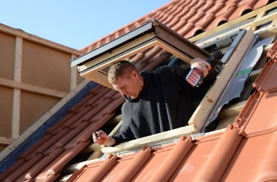 Pose de fenêtres de toit Velux à Henvic
